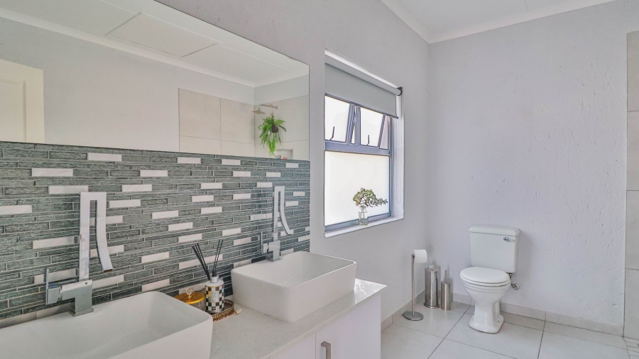3 Bedroom Property for Sale in Da Gama Bay Western Cape